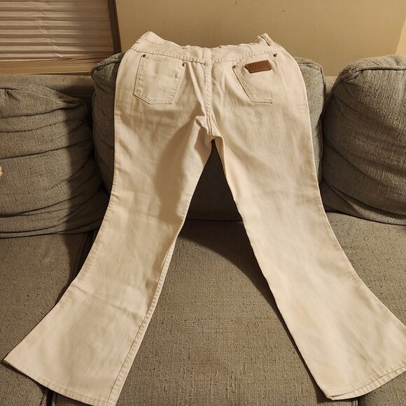 Circa 1971 Women's Vintage White Wrangler Bell Bottom Jeans - Picture 1 of 9